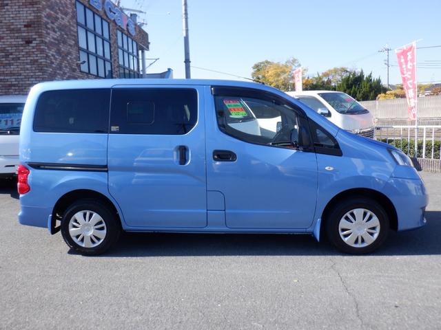 ＮＶ２００バネットバン ＧＸ　１．６ＧＸ５ドア　５人乗　エマージェンシーブレーキ　ＥＴＣ　メモリーナビ　フルセグ　ＣＤ　Ｂｌｕｅｔｏｏｔｈ　衝突軽減装置　レーンアシスト　キーレス　パワーウインドウ　ドアバイザー　２列目小窓（9枚目）