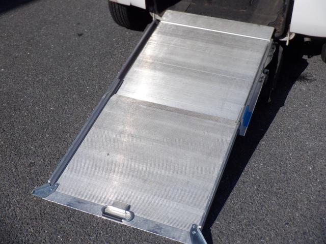 タント 　フレンドシップスローパーリヤシート付　福祉車両　車いす一基　スロープ　電動固定装置　ウインチ　手すり　１オーナー　片側スライド　アイストップ　電動電格ミラー　キーレス　プライバシーガラス　ベンチシート（3枚目）