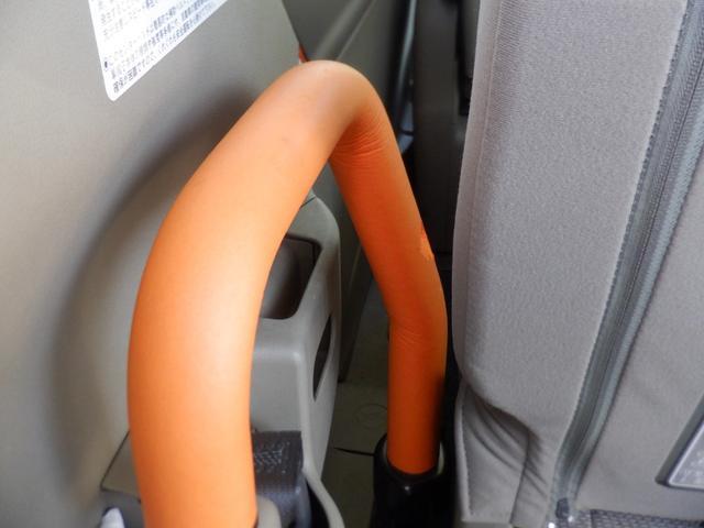 タント 　フレンドシップスローパーリヤシート付　福祉車両　車いす一基　スロープ　電動固定装置　ウインチ　手すり　１オーナー　片側スライド　アイストップ　電動電格ミラー　キーレス　プライバシーガラス　ベンチシート（5枚目）