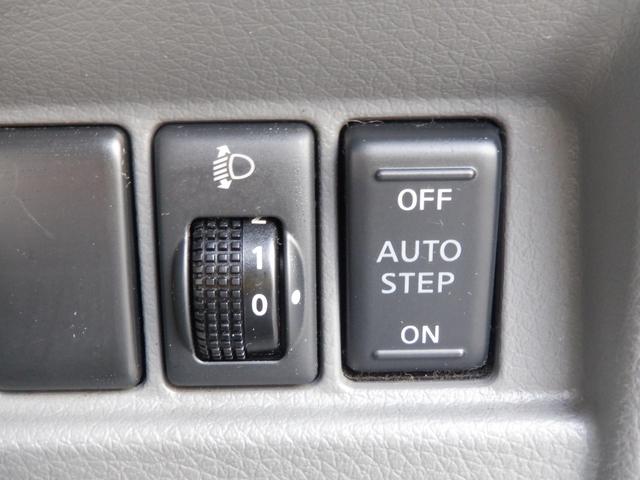 ＮＶ３５０キャラバンバン ４ドアバン２．５チェアキャブＭ仕様　福祉車両　車椅子２基　ストレッチャー１基　リアリフト　電動固定装置　リモコン　サイドステップ　手すり　２列目３列目小窓　片側スライドドア　電動電格ミラー　バックカメラ　Ｗエアコン　リアクーラーヒーター（12枚目）