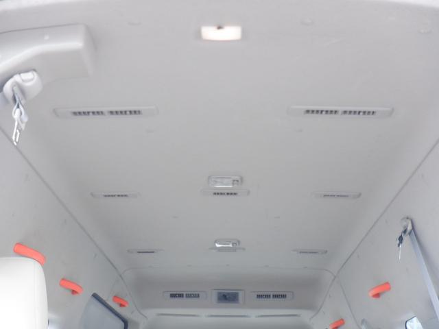 ＮＶ３５０キャラバンバン ４ドアバン２．５チェアキャブＭ仕様　福祉車両　車椅子２基　ストレッチャー１基　リアリフト　電動固定装置　リモコン　サイドステップ　手すり　２列目３列目小窓　片側スライドドア　電動電格ミラー　バックカメラ　Ｗエアコン　リアクーラーヒーター（18枚目）