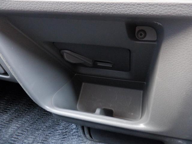 ＮＶ３５０キャラバンバン 　４ドア　２．５チェアキャブＭ仕様　１０名乗　福祉車両　車椅子２基　ストレッチャー１基　リアリフト　電動固定装置　リモコン　サイドステップ　片側スライドドア　電動電格ミラー　Ｗエアコン　バックカメラ（23枚目）