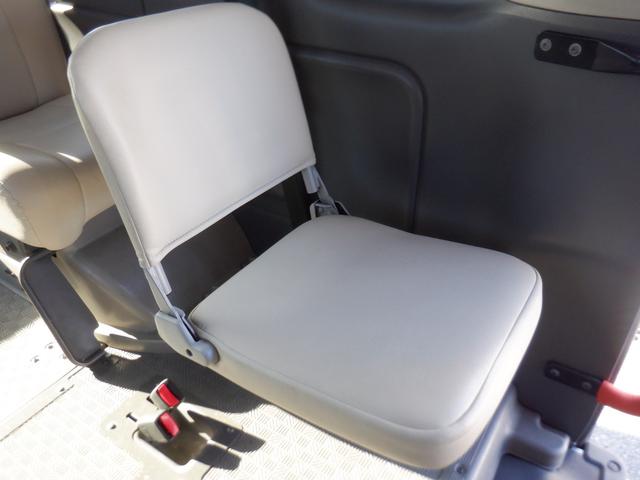 ＮＶ３５０キャラバンバン 　４ドア　２．５チェアキャブＭ仕様　１０名乗　福祉車両　車椅子２基　ストレッチャー１基　リアリフト　電動固定装置　リモコン　サイドステップ　片側スライドドア　電動電格ミラー　Ｗエアコン　バックカメラ（32枚目）