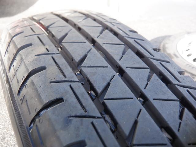 プロボックス ＧＬ　４ＷＤ　５人　１オーナー　衝突軽減装置　レーンキープアシスト　横滑り防止装置　キーレス　電動電格ミラー　オートライト　オートハイビーム　プライバシーガラス　パワーウインドウ　ドアバイザー　盗難防止装置（52枚目）