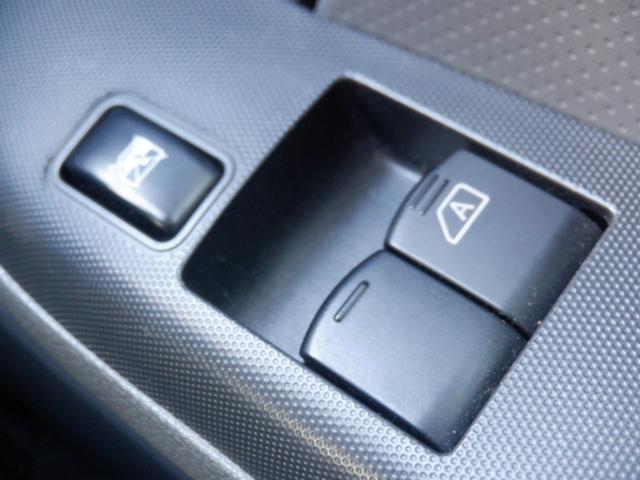 ＮＶ３５０キャラバンバン ロングＤＸ　５ドア　２．０ＤＸロング平床　６人乗　ＥＴＣ２．０　キーレス　メモリーナビ　バックカメラ　フルセグ　ＣＤ　ＤＶＤ再生　Ｂｌｕｅｔｏｏｔｈ　衝突軽減装置　横滑り防止装置　プライバシーガラス　ドアバイザー（9枚目）