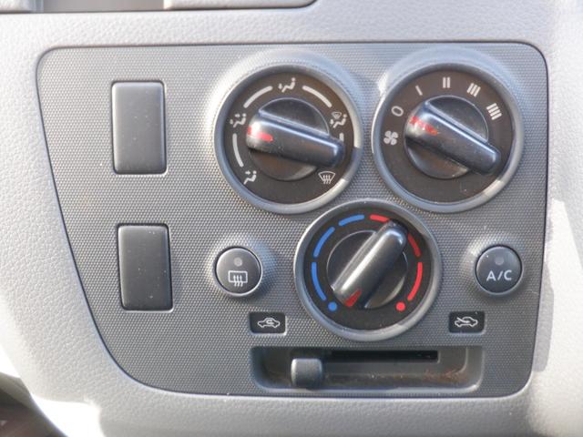 ＮＶ３５０キャラバンバン ロングＤＸ　５ドア　２．０ＤＸロング平床　６人乗　ＥＴＣ２．０　キーレス　メモリーナビ　バックカメラ　フルセグ　ＣＤ　ＤＶＤ再生　Ｂｌｕｅｔｏｏｔｈ　衝突軽減装置　横滑り防止装置　プライバシーガラス　ドアバイザー（14枚目）