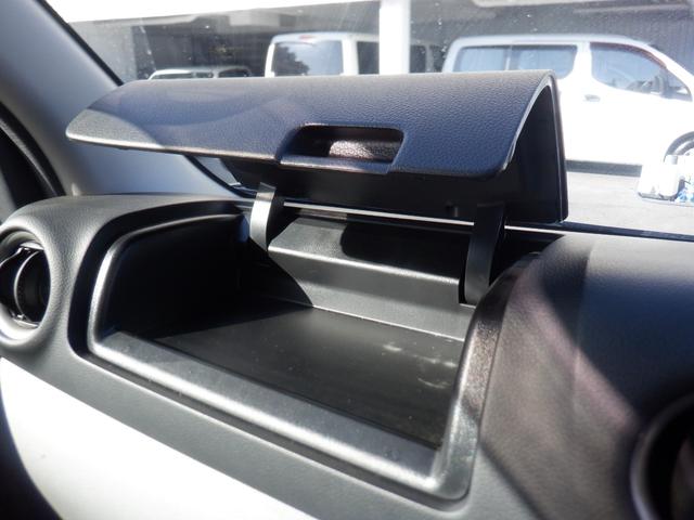 ＮＶ３５０キャラバンバン ロングＤＸ　５ドア　２．０ＤＸロング平床　６人乗　ＥＴＣ２．０　キーレス　メモリーナビ　バックカメラ　フルセグ　ＣＤ　ＤＶＤ再生　Ｂｌｕｅｔｏｏｔｈ　衝突軽減装置　横滑り防止装置　プライバシーガラス　ドアバイザー（16枚目）