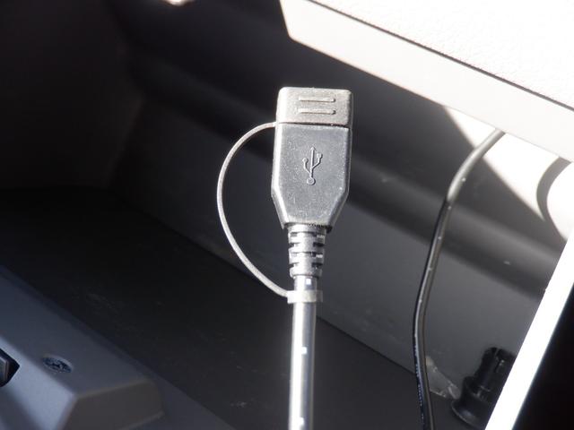 ＮＶ３５０キャラバンバン ロングＤＸ　５ドア　２．０ＤＸロング平床　６人乗　ＥＴＣ２．０　キーレス　メモリーナビ　バックカメラ　フルセグ　ＣＤ　ＤＶＤ再生　Ｂｌｕｅｔｏｏｔｈ　衝突軽減装置　横滑り防止装置　プライバシーガラス　ドアバイザー（17枚目）