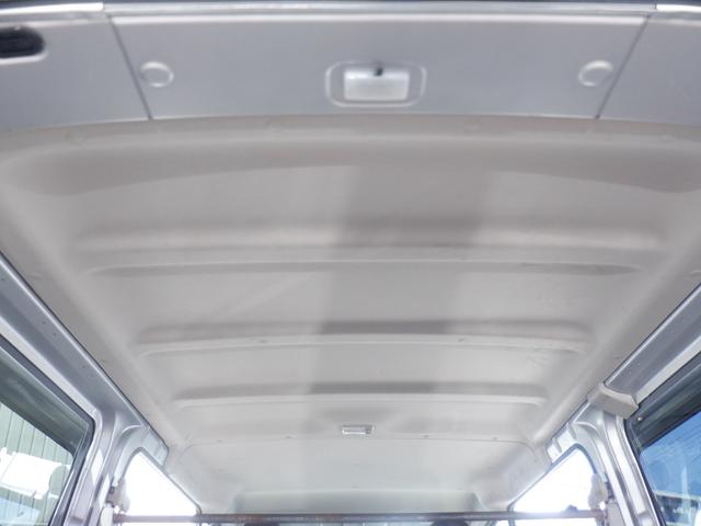 ＮＶ３５０キャラバンバン ロングＤＸ　５ドア　２．０ＤＸロング平床　６人乗　ＥＴＣ２．０　キーレス　メモリーナビ　バックカメラ　フルセグ　ＣＤ　ＤＶＤ再生　Ｂｌｕｅｔｏｏｔｈ　衝突軽減装置　横滑り防止装置　プライバシーガラス　ドアバイザー（23枚目）