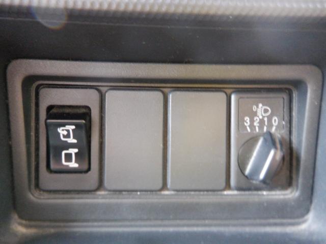 アトラストラック ＷキャブフルスーパーローＤＸ　荷台縦２１０ｃｍ　横１６０ｃｍ　全低床平ボディー　三方開き　後輪ダブル　ＥＴＣ　エアコン　左側電動格納ミラー　ワンオーナー　キーレス　フロントフォグランプ　最大積載量１２５０ｋｇ　取扱説明書　保証書（5枚目）