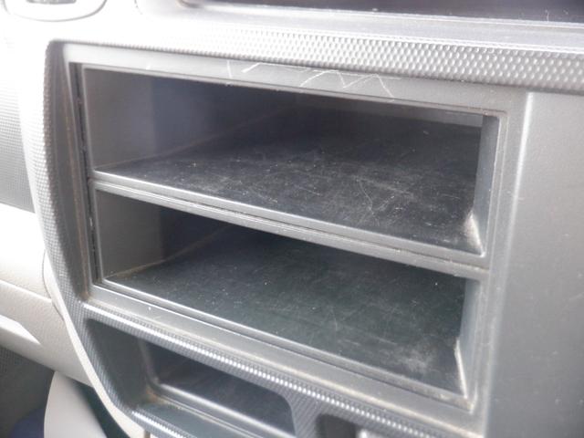 アトラストラック ＷキャブフルスーパーローＤＸ　荷台縦２１０ｃｍ　横１６０ｃｍ　全低床平ボディー　三方開き　後輪ダブル　ＥＴＣ　エアコン　左側電動格納ミラー　ワンオーナー　キーレス　フロントフォグランプ　最大積載量１２５０ｋｇ　取扱説明書　保証書（9枚目）