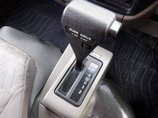 アトラストラック ＷキャブフルスーパーローＤＸ　荷台縦２１０ｃｍ　横１６０ｃｍ　全低床平ボディー　三方開き　後輪ダブル　ＥＴＣ　エアコン　左側電動格納ミラー　ワンオーナー　キーレス　フロントフォグランプ　最大積載量１２５０ｋｇ　取扱説明書　保証書（13枚目）