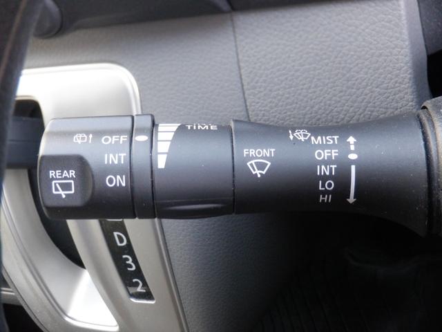 ＮＶ３５０キャラバンバン ロングＤＸ　５ドア　低床　６人乗り　メモリーナビ　全方位カメラ　フルセグ　ＣＤ　ＤＶＤ再生　Ｂｌｕｅｔｏｏｔｈ　衝突軽減装置　リアヒーター　電動電格ミラー　キーレス　２列目小窓　ドアバイザー　両側スライドドア（13枚目）