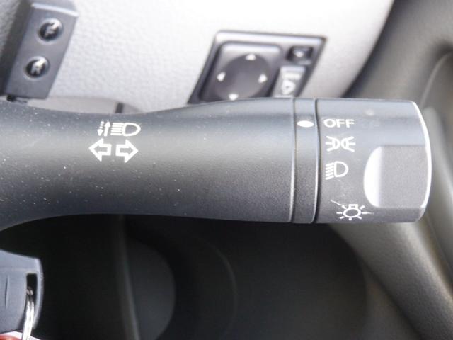 ＮＶ３５０キャラバンバン ロングＤＸ　５ドア　低床　６人乗り　メモリーナビ　全方位カメラ　フルセグ　ＣＤ　ＤＶＤ再生　Ｂｌｕｅｔｏｏｔｈ　衝突軽減装置　リアヒーター　電動電格ミラー　キーレス　２列目小窓　ドアバイザー　両側スライドドア（14枚目）