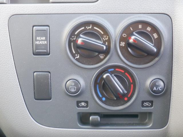 ＮＶ３５０キャラバンバン ロングＤＸ　５ドア　低床　６人乗り　メモリーナビ　全方位カメラ　フルセグ　ＣＤ　ＤＶＤ再生　Ｂｌｕｅｔｏｏｔｈ　衝突軽減装置　リアヒーター　電動電格ミラー　キーレス　２列目小窓　ドアバイザー　両側スライドドア（15枚目）