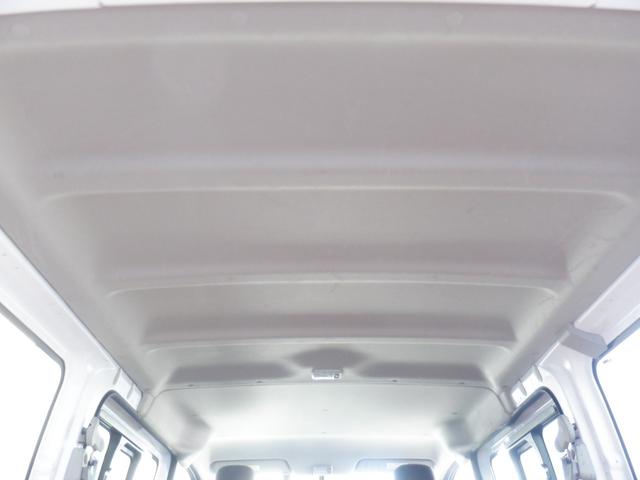 ＮＶ３５０キャラバンバン ロングＤＸ　５ドア　低床　６人乗り　メモリーナビ　全方位カメラ　フルセグ　ＣＤ　ＤＶＤ再生　Ｂｌｕｅｔｏｏｔｈ　衝突軽減装置　リアヒーター　電動電格ミラー　キーレス　２列目小窓　ドアバイザー　両側スライドドア（24枚目）
