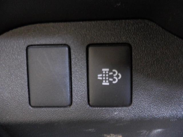 ハイエースバン ＤＸ　５ドア　２．８ディーゼルターボ　ＤＸロング　６人乗　低床　ワンオーナー　ＥＴＣ　バックカメラ　キーレス　オートハイビーム　衝突軽減装置　レーンキープアシスト　ＭＴモード　２列目小窓　スモーク施工済車両（9枚目）