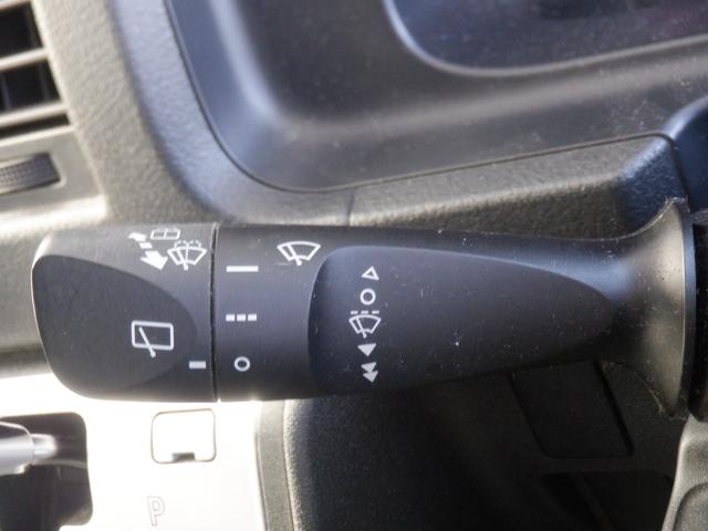 ハイエースバン ＤＸ　５ドア　２．８ディーゼルターボ　ＤＸロング　６人乗　低床　ワンオーナー　ＥＴＣ　バックカメラ　キーレス　オートハイビーム　衝突軽減装置　レーンキープアシスト　ＭＴモード　２列目小窓　スモーク施工済車両（11枚目）