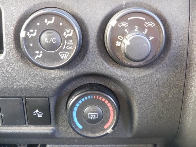 ハイエースバン ＤＸ　５ドア　２．８ディーゼルターボ　ＤＸロング　６人乗　低床　ワンオーナー　ＥＴＣ　バックカメラ　キーレス　オートハイビーム　衝突軽減装置　レーンキープアシスト　ＭＴモード　２列目小窓　スモーク施工済車両（15枚目）