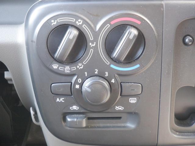 ＮＶ１００クリッパーバン ＤＸ　ハイルーフ　５ＡＧＳ車　５Ｄ　４名　１ｓｔ発進　ＥＴＣ　横滑り防止装置　盗難防止装置　ＭＴモード　Ｐガラス　両側スライドドア　オートライト　パワーウィンドウ　　ドアバイザー　キーレス（9枚目）