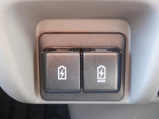 ＮＶ１００クリッパーバン ＤＸ　ハイルーフ　５ＡＧＳ車　５Ｄ　４名　１ｓｔ発進　ＥＴＣ　横滑り防止装置　盗難防止装置　ＭＴモード　Ｐガラス　両側スライドドア　オートライト　パワーウィンドウ　　ドアバイザー　キーレス（11枚目）