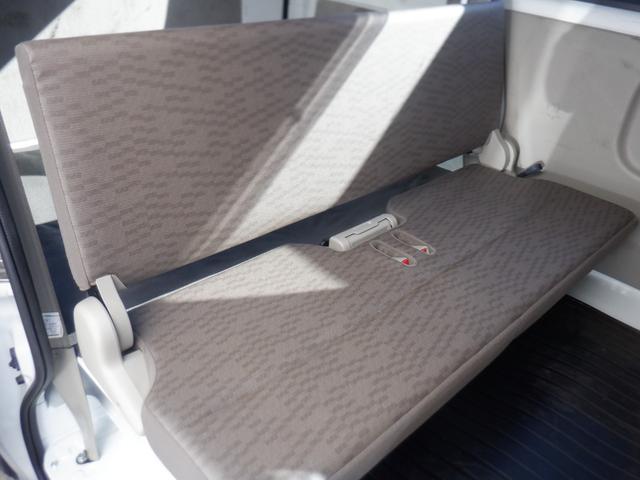 ＮＶ１００クリッパーバン ＤＸ　ハイルーフ　５ＡＧＳ車　５Ｄ　４名　１ｓｔ発進　ＥＴＣ　横滑り防止装置　盗難防止装置　ＭＴモード　Ｐガラス　両側スライドドア　オートライト　パワーウィンドウ　　ドアバイザー　キーレス（15枚目）