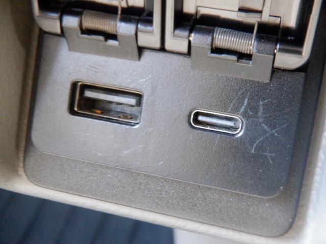 ＮＶ１００クリッパーバン ＤＸ　ハイルーフ　５ＡＧＳ車　５Ｄ　４名　１ｓｔ発進　ＥＴＣ　横滑り防止装置　盗難防止装置　ＭＴモード　Ｐガラス　両側スライドドア　オートライト　パワーウィンドウ　　ドアバイザー　キーレス（24枚目）