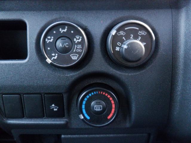 ハイエースバン ＤＸ　ＧＬパッケージ　２．８ＤＴ　ＤＸロングＧＬパッケージ　４ＷＤ低床　６人　ＥＴＣ　バックカメラ　Ｍナビ　ＣＤ　横滑り防止装置　衝突軽減装置　レーンアシスト　障害物センサー　盗難防止装置　電動電格ミラー　オートハイビーム（15枚目）