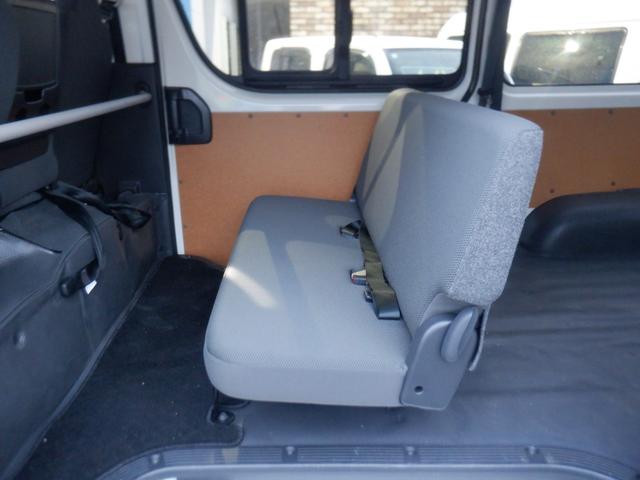 ハイエースバン ＤＸ　ＧＬパッケージ　２．８ＤＴ　ＤＸロングＧＬパッケージ　４ＷＤ低床　６人　ＥＴＣ　バックカメラ　Ｍナビ　ＣＤ　横滑り防止装置　衝突軽減装置　レーンアシスト　障害物センサー　盗難防止装置　電動電格ミラー　オートハイビーム（17枚目）