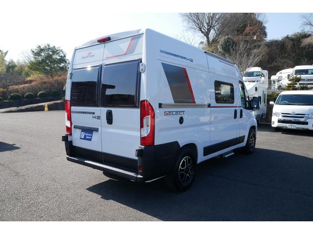 デュカト ローラーチーム　リビングストン　Ｋ２　新車　９ＡＴ　２ＷＤ　新車　２．２ＬディーゼルＴＢ　セーフティパック燃料式温水ボイラーＦＦヒーター　トイレ　ＤＣ式冷蔵庫　バンフロントスカイルーフ　ＬＥＤヘッドライト　常設ベッド　ディスプレイオーディオ（18枚目）