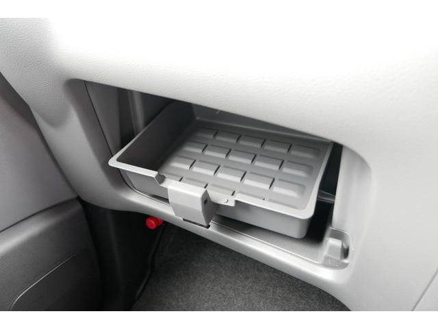 ＮＶ２００バネットワゴン ＦＯＣＳ　ルソ　新車　レザーシート加工　外部電源　内部電源　２ＷＤ　新車　５ナンバー　シングルサブバッテリー　フリップダウンモニター　外部電源　外部充電　走行充電　バッテリーモニター　内部電源　テーブル　ホワイトパール（29枚目）