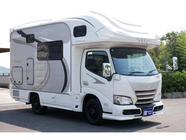 カムロード ナッツＲＶクレア５．３Ｘエボリューション家庭用エアコンナビ　２ＷＤ　ディーゼルターボ　ワンオーナー　キャンピングカー　家庭用エアコン　トリプルサブバッテリー　１５００Ｗインバーター　走行充電　コンバーター　ＦＦヒーター　９０Ｌ冷蔵庫　ルーフベント　テレビ（2枚目）