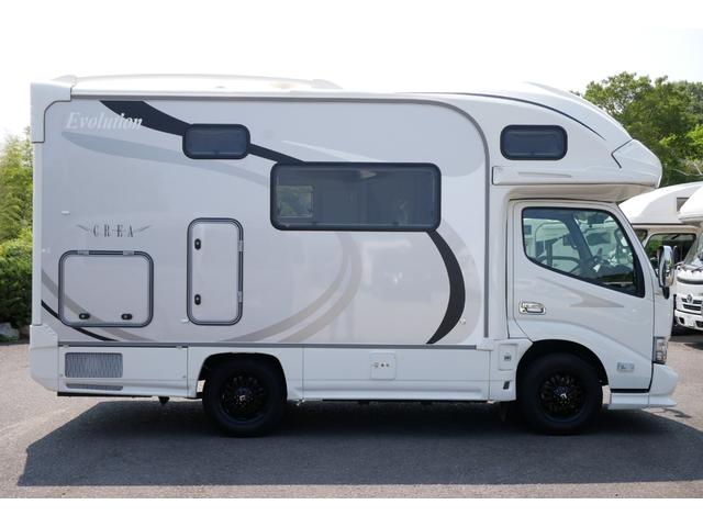 カムロード ナッツＲＶクレア５．３Ｘエボリューション家庭用エアコンナビ　２ＷＤ　ディーゼルターボ　ワンオーナー　キャンピングカー　家庭用エアコン　トリプルサブバッテリー　１５００Ｗインバーター　走行充電　コンバーター　ＦＦヒーター　９０Ｌ冷蔵庫　ルーフベント　テレビ（22枚目）