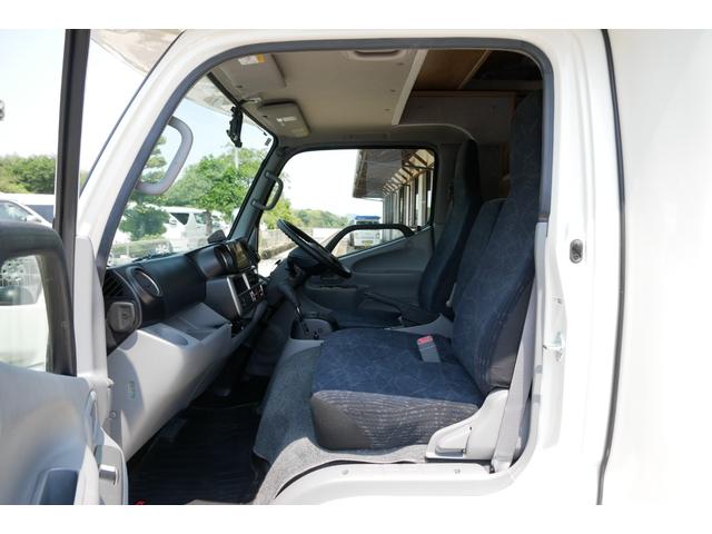 カムロード ナッツＲＶクレア５．３Ｘエボリューション家庭用エアコンナビ　２ＷＤ　ディーゼルターボ　ワンオーナー　キャンピングカー　家庭用エアコン　トリプルサブバッテリー　１５００Ｗインバーター　走行充電　コンバーター　ＦＦヒーター　９０Ｌ冷蔵庫　ルーフベント　テレビ（33枚目）