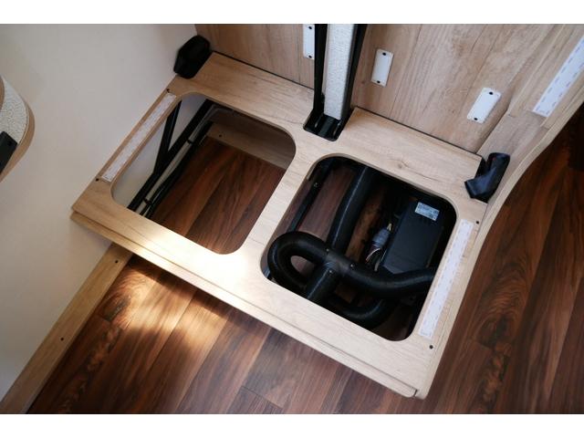 カムロード ナッツＲＶクレア５．３Ｘエボリューション家庭用エアコンナビ　２ＷＤ　ディーゼルターボ　ワンオーナー　キャンピングカー　家庭用エアコン　トリプルサブバッテリー　１５００Ｗインバーター　走行充電　コンバーター　ＦＦヒーター　９０Ｌ冷蔵庫　ルーフベント　テレビ（60枚目）