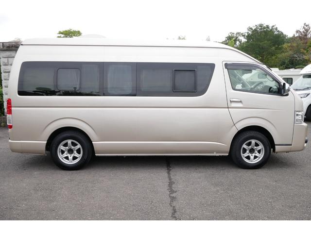 ハイエースバン レクビィ　カントリークラブ　４ＷＤ　ＦＦヒーター　ナビ　４ＷＤ　キャンピングカー　８ナンバー　ＦＦヒーター　ツインサブバッテリー　１５００Ｗインバーター　走行充電器　コンバーター　冷蔵庫　電子レンジ　ソーラーパネル　テレビ　メモリーナビ　ＥＴＣ　ドラレコ（24枚目）