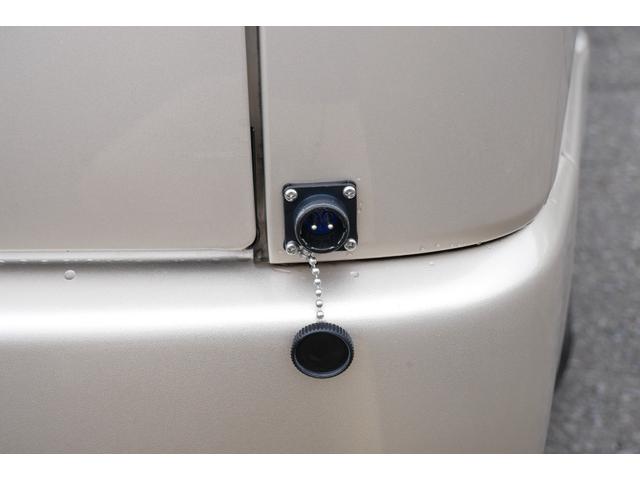 ハイエースバン レクビィ　カントリークラブ　４ＷＤ　ＦＦヒーター　ナビ　４ＷＤ　キャンピングカー　８ナンバー　ＦＦヒーター　ツインサブバッテリー　１５００Ｗインバーター　走行充電器　コンバーター　冷蔵庫　電子レンジ　ソーラーパネル　テレビ　メモリーナビ　ＥＴＣ　ドラレコ（26枚目）