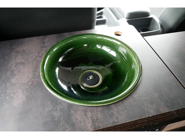 ハイエースバン レクビィ　カントリークラブ　４ＷＤ　ＦＦヒーター　ナビ　４ＷＤ　キャンピングカー　８ナンバー　ＦＦヒーター　ツインサブバッテリー　１５００Ｗインバーター　走行充電器　コンバーター　冷蔵庫　電子レンジ　ソーラーパネル　テレビ　メモリーナビ　ＥＴＣ　ドラレコ（44枚目）