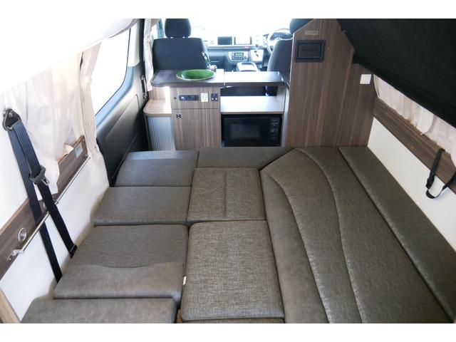 ハイエースバン レクビィ　カントリークラブ　家庭用エアコン　ＦＦヒーター　４ＷＤ　ワンオーナー　リチウム２００Ａｈ　１５００Ｗインバーター　走行充電器　コンバーター　ソーラーパネル　冷蔵庫　電子レンジ　テレビ　サイドオーニング　ＦＦヒーター　メモリーナビ　ＥＴＣ　ドラレコ（13枚目）