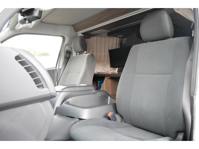 ハイエースバン レクビィ　カントリークラブ　家庭用エアコン　ＦＦヒーター　４ＷＤ　ワンオーナー　リチウム２００Ａｈ　１５００Ｗインバーター　走行充電器　コンバーター　ソーラーパネル　冷蔵庫　電子レンジ　テレビ　サイドオーニング　ＦＦヒーター　メモリーナビ　ＥＴＣ　ドラレコ（17枚目）