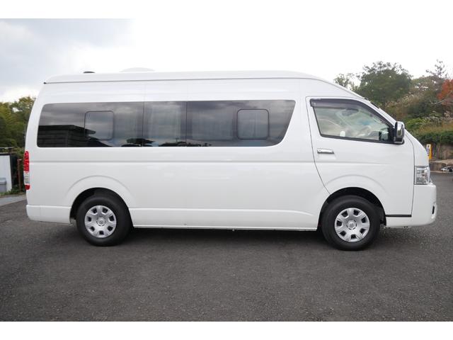 ハイエースバン レクビィ　カントリークラブ　家庭用エアコン　ＦＦヒーター　４ＷＤ　ワンオーナー　リチウム２００Ａｈ　１５００Ｗインバーター　走行充電器　コンバーター　ソーラーパネル　冷蔵庫　電子レンジ　テレビ　サイドオーニング　ＦＦヒーター　メモリーナビ　ＥＴＣ　ドラレコ（24枚目）