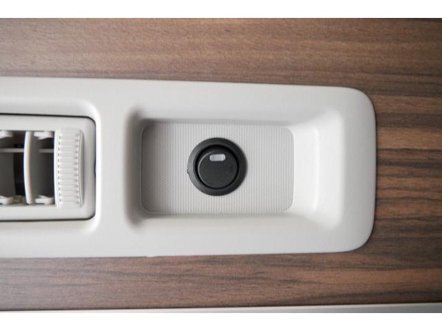 ハイエースバン レクビィ　カントリークラブ　家庭用エアコン　ＦＦヒーター　４ＷＤ　ワンオーナー　リチウム２００Ａｈ　１５００Ｗインバーター　走行充電器　コンバーター　ソーラーパネル　冷蔵庫　電子レンジ　テレビ　サイドオーニング　ＦＦヒーター　メモリーナビ　ＥＴＣ　ドラレコ（42枚目）