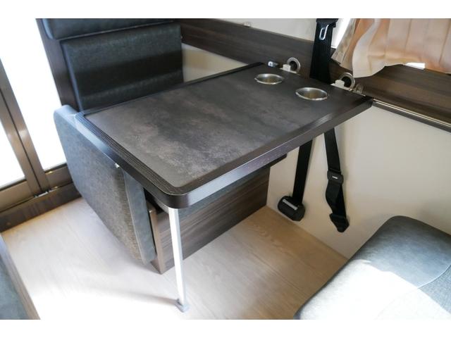 ハイエースバン レクビィ　カントリークラブ　家庭用エアコン　ＦＦヒーター　４ＷＤ　ワンオーナー　リチウム２００Ａｈ　１５００Ｗインバーター　走行充電器　コンバーター　ソーラーパネル　冷蔵庫　電子レンジ　テレビ　サイドオーニング　ＦＦヒーター　メモリーナビ　ＥＴＣ　ドラレコ（57枚目）