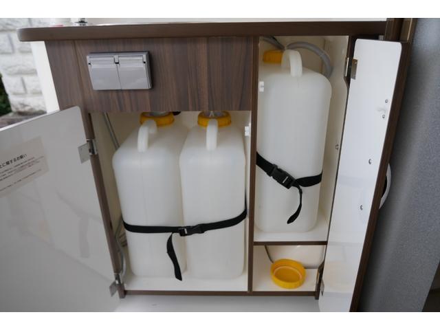 ハイエースバン レクビィ　カントリークラブ　家庭用エアコン　ＦＦヒーター　４ＷＤ　ワンオーナー　リチウム２００Ａｈ　１５００Ｗインバーター　走行充電器　コンバーター　ソーラーパネル　冷蔵庫　電子レンジ　テレビ　サイドオーニング　ＦＦヒーター　メモリーナビ　ＥＴＣ　ドラレコ（65枚目）