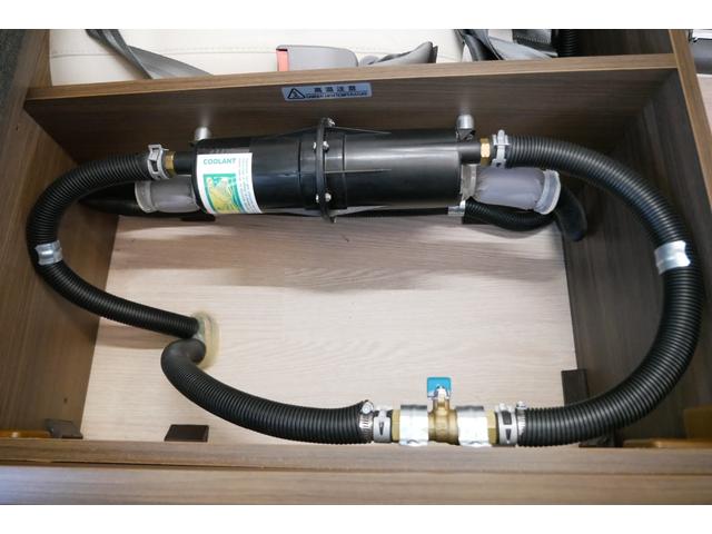 ハイエースバン レクビィ　カントリークラブ　家庭用エアコン　ＦＦヒーター　４ＷＤ　ワンオーナー　リチウム２００Ａｈ　１５００Ｗインバーター　走行充電器　コンバーター　ソーラーパネル　冷蔵庫　電子レンジ　テレビ　サイドオーニング　ＦＦヒーター　メモリーナビ　ＥＴＣ　ドラレコ（72枚目）