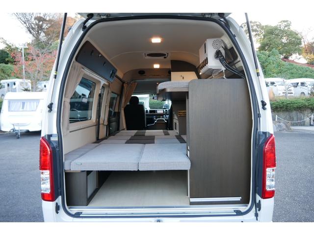 ハイエースバン トイファクトリー ランドティピー FFヒーター 2段ベッド 2WD 2.7L FFヒーター 12Vクーラー フレキシブルソーラー 冷蔵庫 電子レンジ ツインサブバッテリー テレビ 1500Wインバーター ルーフベント メモリーナビ バックカメラ ETC(46枚目)