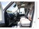 ローラーチーム　リビングストン　ＫＪ　新車　９ＡＴ　２ＷＤ　新車　２．２ＬディーゼルＴＢ　セーフティパック燃料式温水ボイラーＦＦヒーター　トイレ　ＤＣ式冷蔵庫　バンフロントスカイルーフ　ＬＥＤヘッドライト　常設２段ベッド　ディスプレイオーディオ（33枚目）