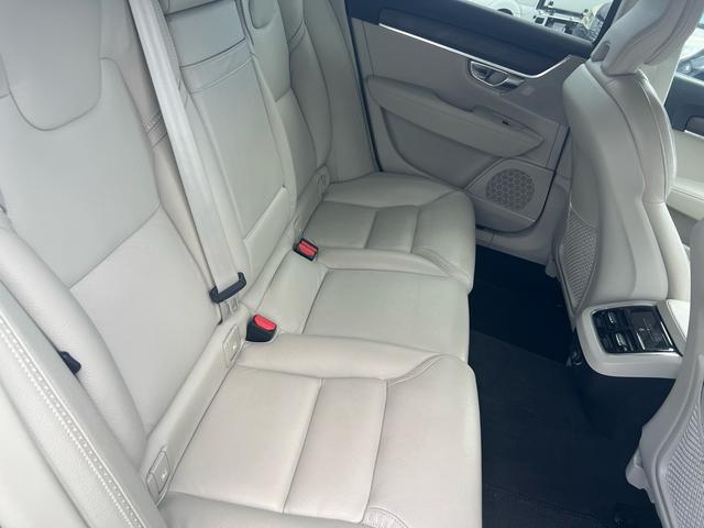 Ｖ９０ クロスカントリー　Ｄ４　ＡＷＤ　モメンタム　スマートキー　ベージュ本革シート　純正ＨＤＤナビ　フルセグＴＶ　３６０℃カメラ　シートヒーター　パワーシート　ＥＴＣ　電子パーキングブレーキ　Ｂｌｕｅｔｏｏｔｈ機能　ドライブレコーダー（9枚目）