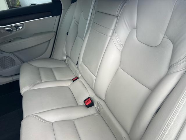 Ｖ９０ クロスカントリー　Ｄ４　ＡＷＤ　モメンタム　スマートキー　ベージュ本革シート　純正ＨＤＤナビ　フルセグＴＶ　３６０℃カメラ　シートヒーター　パワーシート　ＥＴＣ　電子パーキングブレーキ　Ｂｌｕｅｔｏｏｔｈ機能　ドライブレコーダー（10枚目）