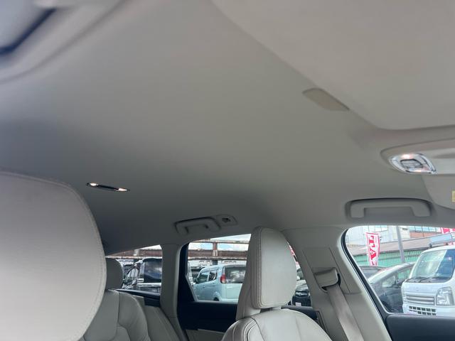 Ｖ９０ クロスカントリー　Ｄ４　ＡＷＤ　モメンタム　スマートキー　ベージュ本革シート　純正ＨＤＤナビ　フルセグＴＶ　３６０℃カメラ　シートヒーター　パワーシート　ＥＴＣ　電子パーキングブレーキ　Ｂｌｕｅｔｏｏｔｈ機能　ドライブレコーダー（22枚目）
